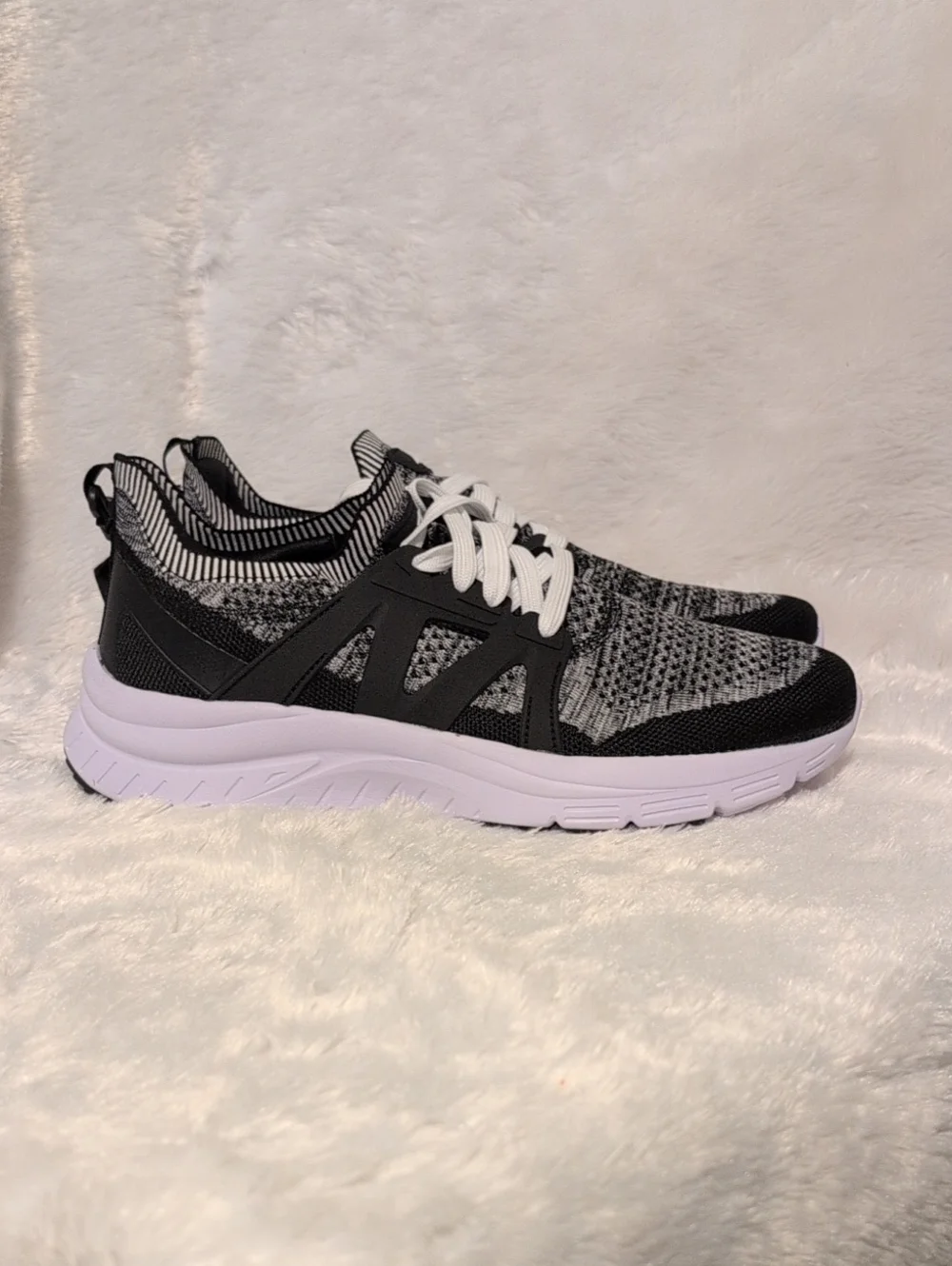 Avia Black & White Knit Men's Athletic Sneakers Sz 10: QuickFlash Oreo